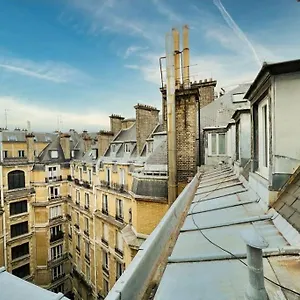 Sur Les Toits De , Paris France